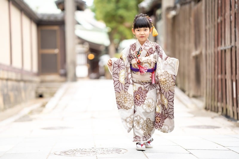 神社の境内での七五三出張撮影の作例3