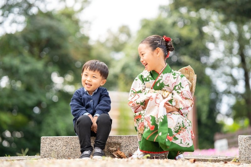 神社の境内での七五三出張撮影の作例4
