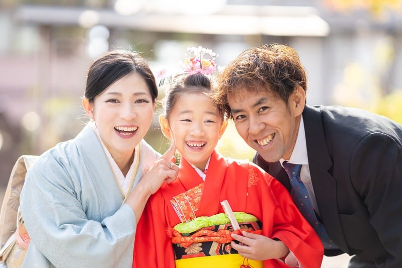 神社の境内での七五三出張撮影の作例7
